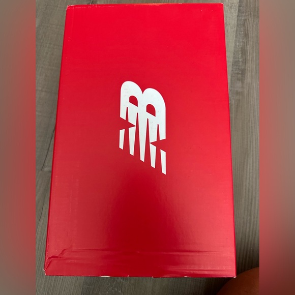 New Balance Women's Sneakers in Light Grey and Pink - Picture 9 of 9